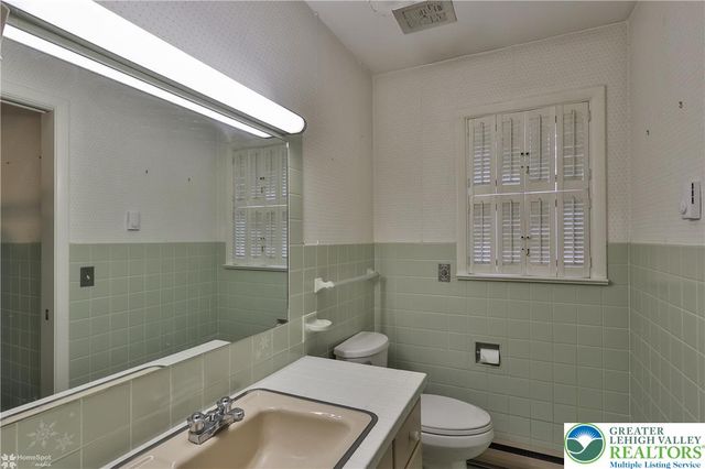 1327 Cobbler Lane, Upper Macungie Twp, PA 18104