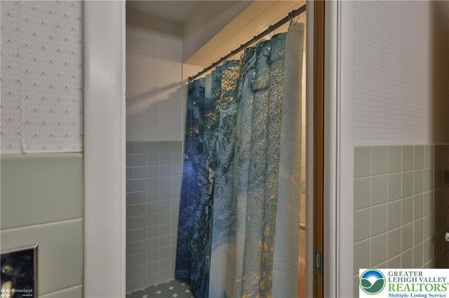 1327 Cobbler Lane, Upper Macungie Twp, PA 18104