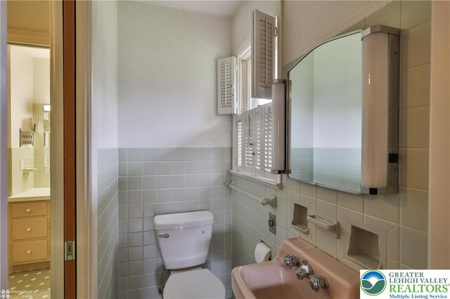 1327 Cobbler Lane, Upper Macungie Twp, PA 18104