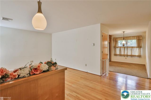 1327 Cobbler Lane, Upper Macungie Twp, PA 18104