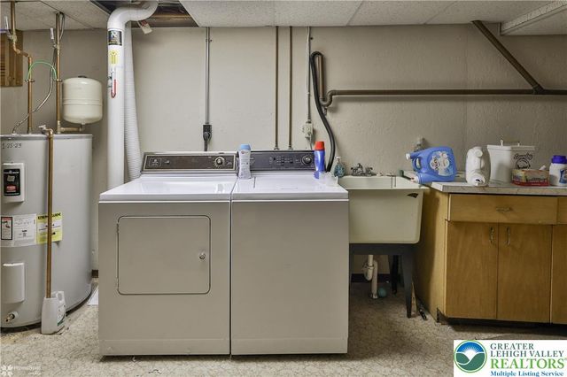 1327 Cobbler Lane, Upper Macungie Twp, PA 18104