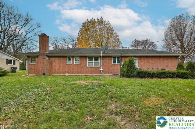 1327 Cobbler Lane, Upper Macungie Twp, PA 18104