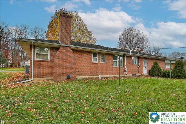 1327 Cobbler Lane, Upper Macungie Twp, PA 18104