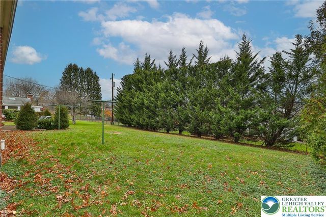 1327 Cobbler Lane, Upper Macungie Twp, PA 18104