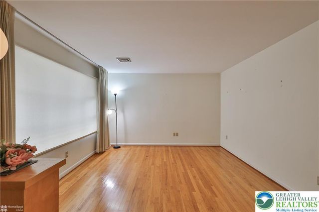 1327 Cobbler Lane, Upper Macungie Twp, PA 18104