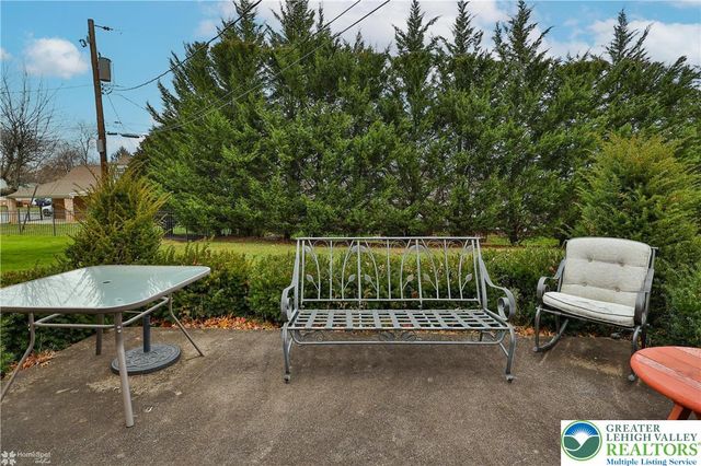 1327 Cobbler Lane, Upper Macungie Twp, PA 18104