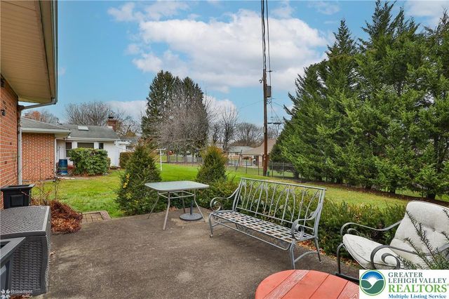 1327 Cobbler Lane, Upper Macungie Twp, PA 18104