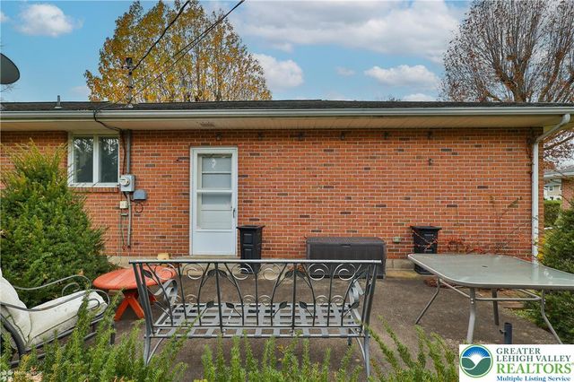 1327 Cobbler Lane, Upper Macungie Twp, PA 18104