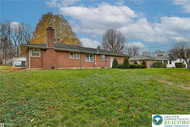 1327 Cobbler Lane, Upper Macungie Twp, PA 18104