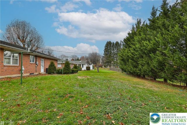 1327 Cobbler Lane, Upper Macungie Twp, PA 18104