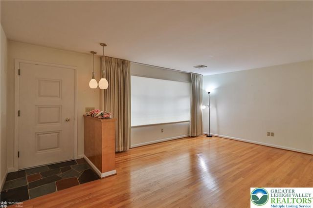 1327 Cobbler Lane, Upper Macungie Twp, PA 18104