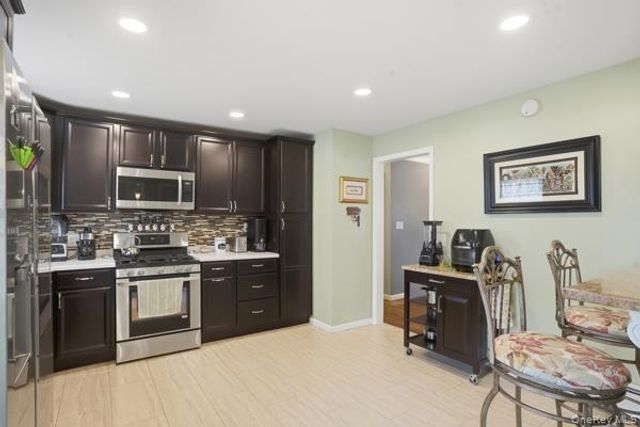 209 Summit Drive, New Windsor, NY 12553