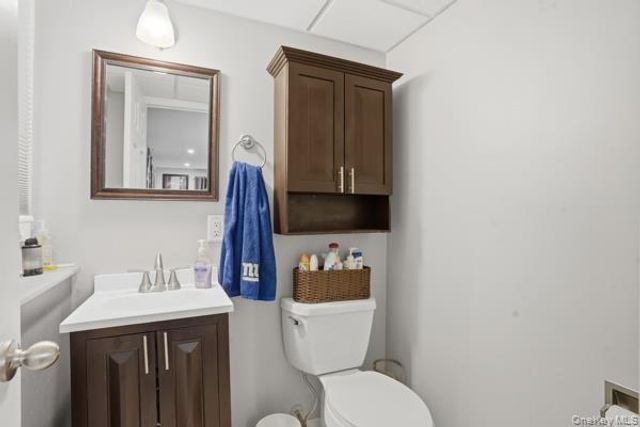 209 Summit Drive, New Windsor, NY 12553