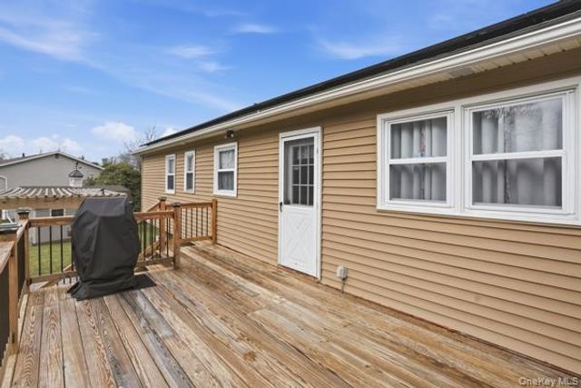 209 Summit Drive, New Windsor, NY 12553