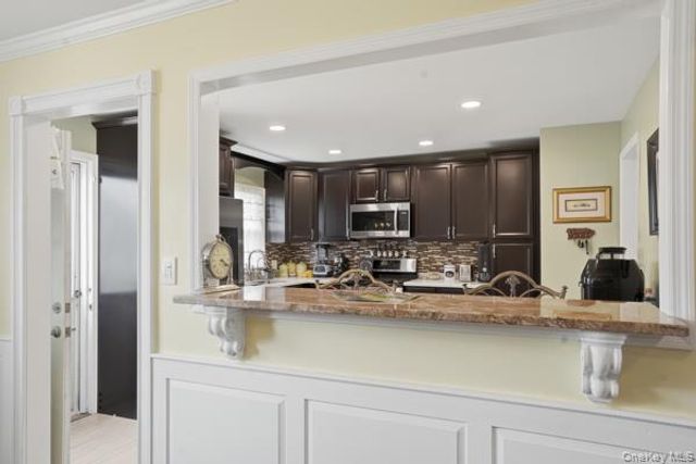 209 Summit Drive, New Windsor, NY 12553