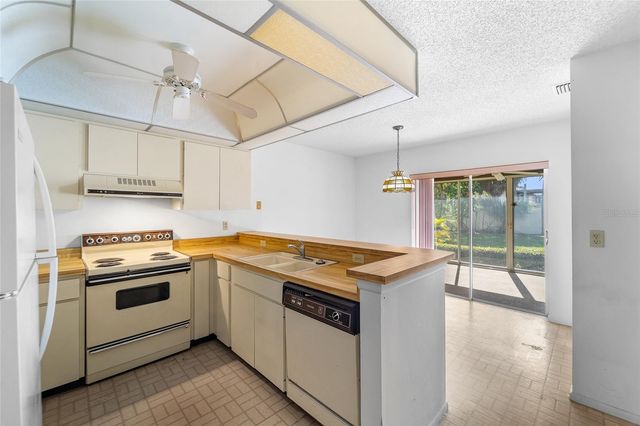 4299 OAKHURST CIRCLE E 3052, Sarasota, FL 34233