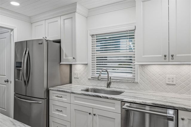 900 OAK HOLLOW PLACE, Brandon, FL 33510