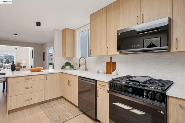 356 Northgate Ave, Daly City, CA 94015