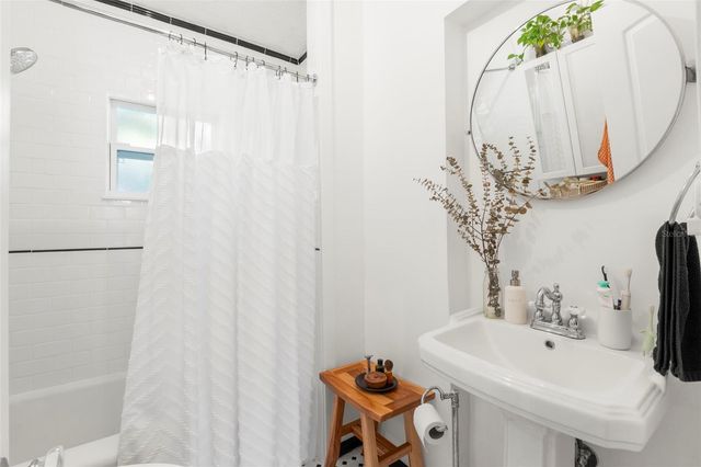 2700 2ND AVENUE N, St Petersburg, FL 33713