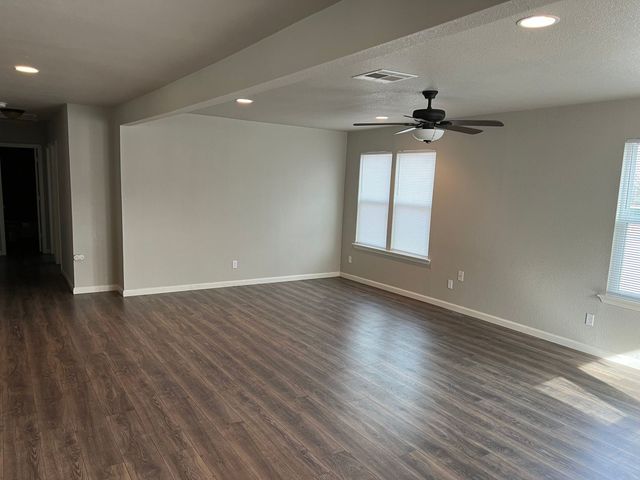 500 W Parkway Street 2, Denton, TX 76201