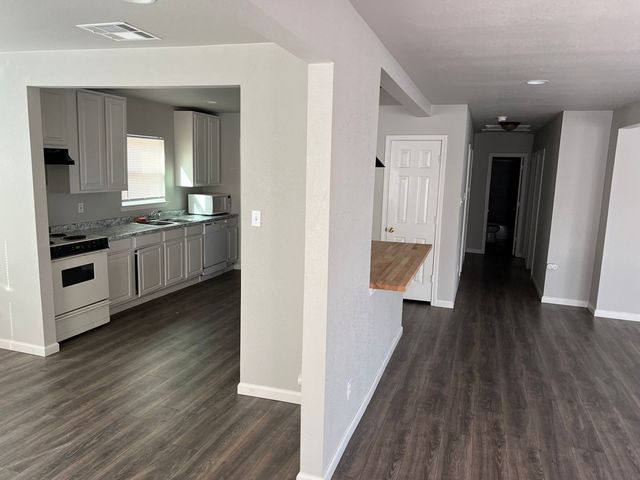 500 W Parkway Street 2, Denton, TX 76201