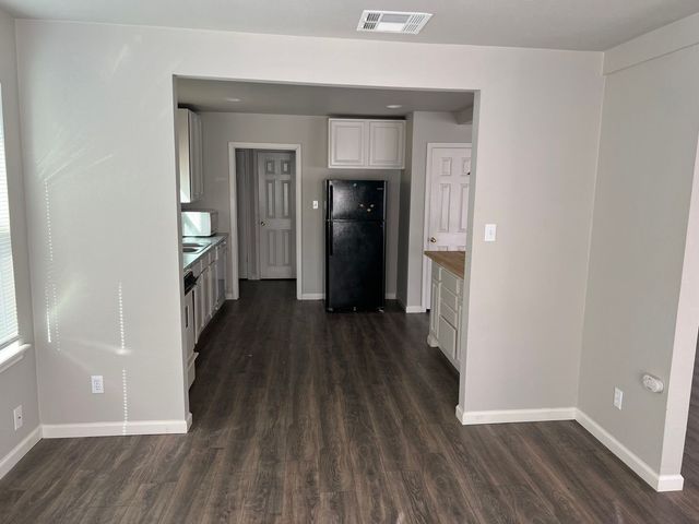 500 W Parkway Street 2, Denton, TX 76201