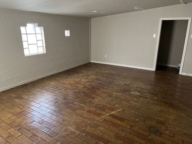 500 W Parkway Street 2, Denton, TX 76201