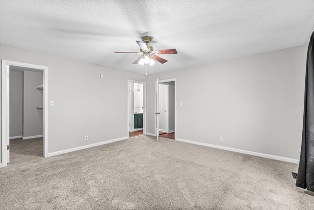 1901 Roan Dr, Clarksville, TN 37042