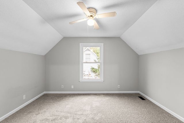 1901 Roan Dr, Clarksville, TN 37042