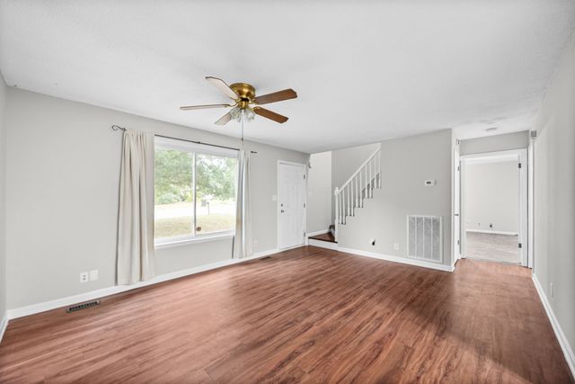 1901 Roan Dr, Clarksville, TN 37042