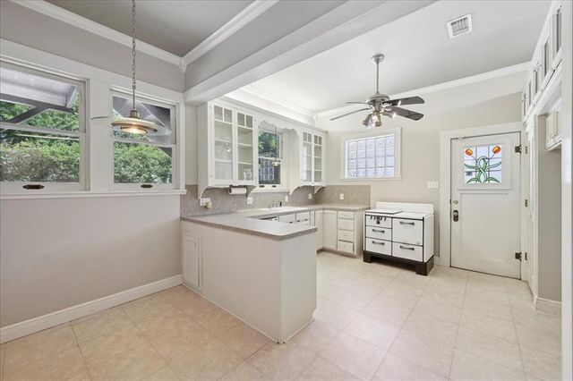 507 W Orange Avenue, Orange, TX 77630