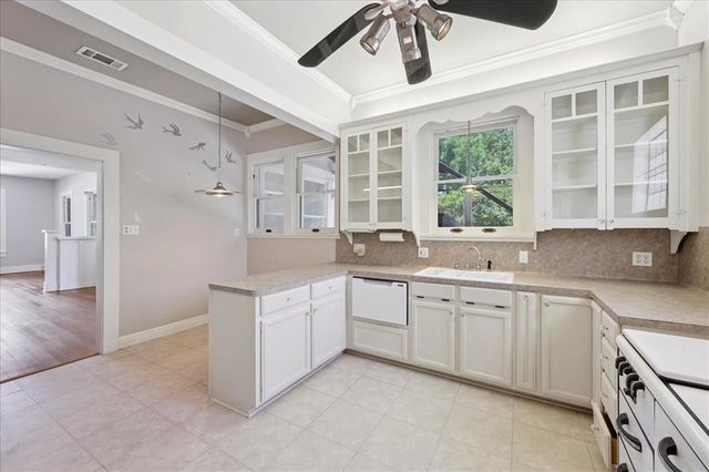 507 W Orange Avenue, Orange, TX 77630