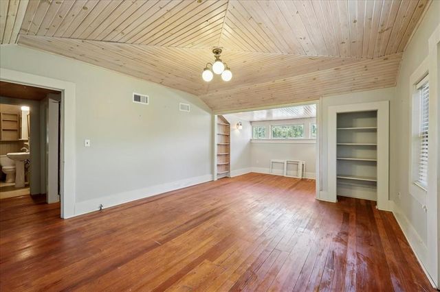 507 W Orange Avenue, Orange, TX 77630
