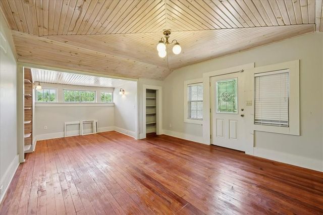 507 W Orange Avenue, Orange, TX 77630