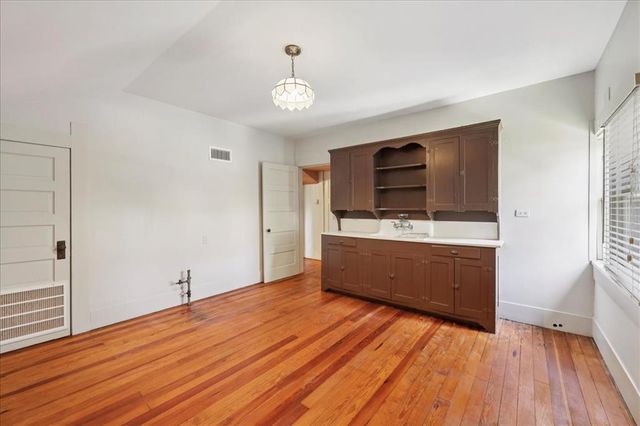 507 W Orange Avenue, Orange, TX 77630