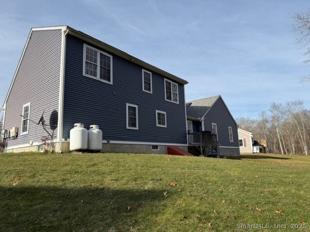 11 Stonehouse Drive, Plainfield, CT 06354