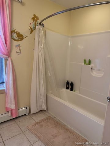 11 Stonehouse Drive, Plainfield, CT 06354