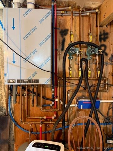 11 Stonehouse Drive, Plainfield, CT 06354