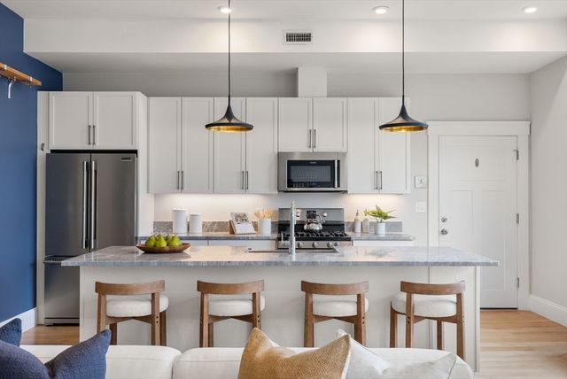 593 Somerville Ave 1, Somerville, MA 02143
