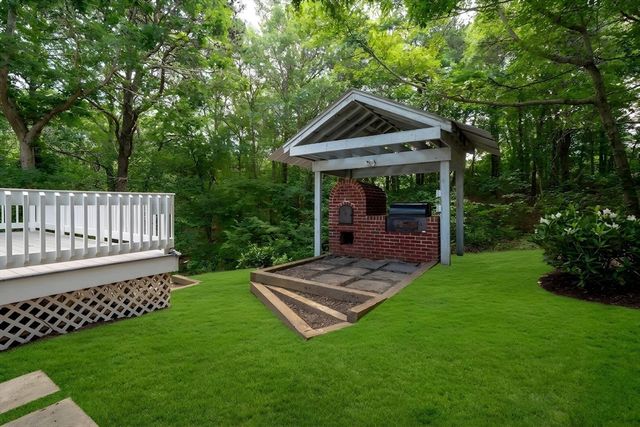 3 Hill Wood Way, Sandwich, MA 02563