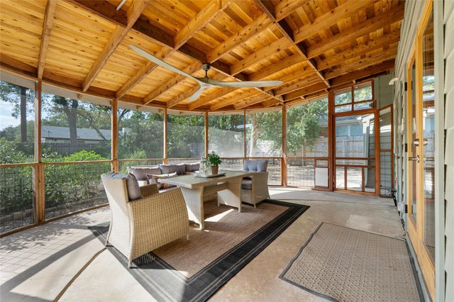 6812 Pioneer PL, Austin, TX 78757