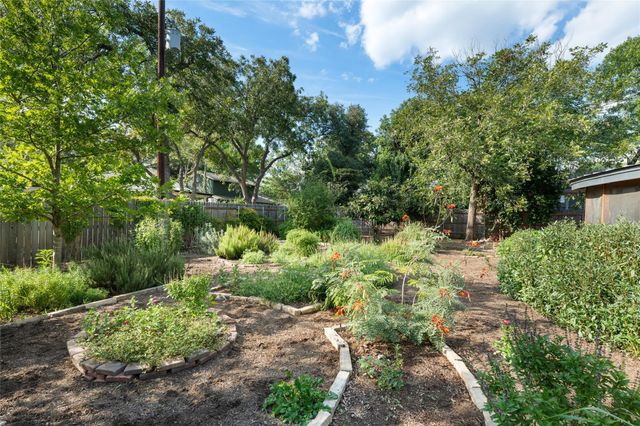 6812 Pioneer PL, Austin, TX 78757
