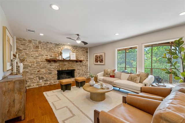 6812 Pioneer PL, Austin, TX 78757