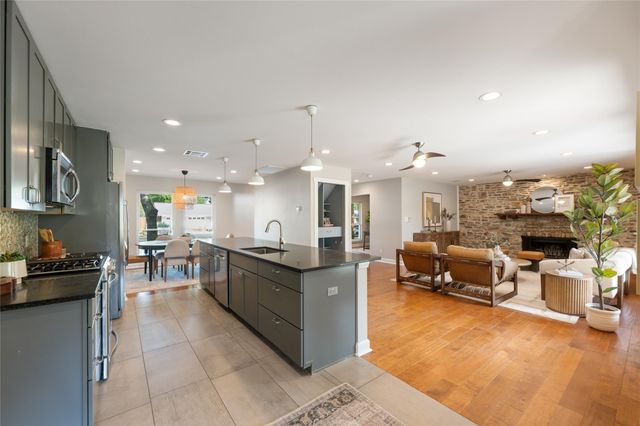6812 Pioneer PL, Austin, TX 78757