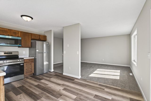 1275 10th Avenue SE, Cambridge, MN 55008