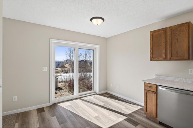 1275 10th Avenue SE, Cambridge, MN 55008