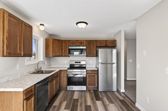 1275 10th Avenue SE, Cambridge, MN 55008