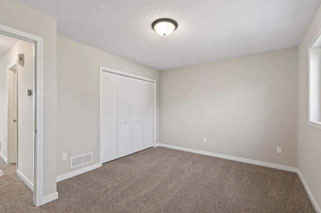 1275 10th Avenue SE, Cambridge, MN 55008