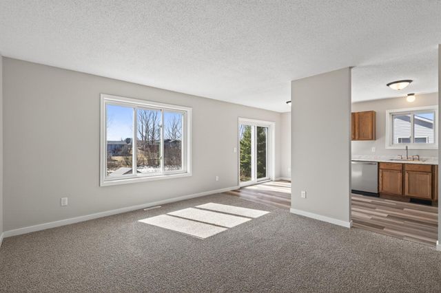 1275 10th Avenue SE, Cambridge, MN 55008