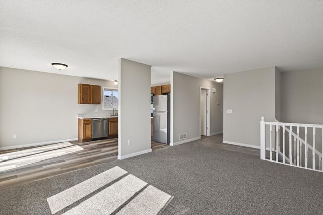 1275 10th Avenue SE, Cambridge, MN 55008